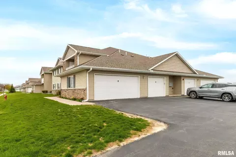 300 E Franklin St #204, Eldridge, IA 52748 photo 3