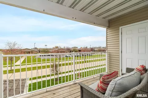 300 E Franklin St #204, Eldridge, IA 52748 photo 4