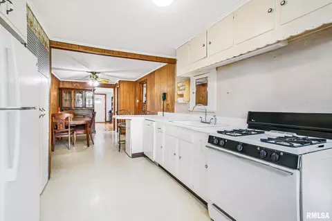 2008 44th St, Moline, IL 61265 photo 10