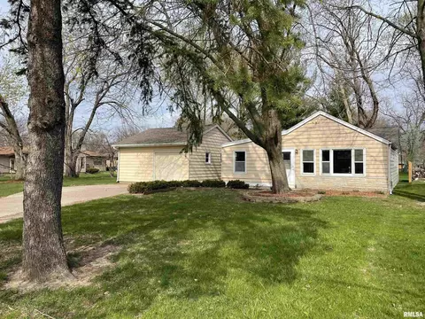 2008 44th St, Moline, IL 61265 photo 1