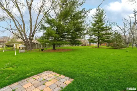 2008 44th St, Moline, IL 61265 photo 3