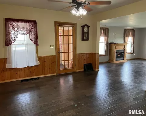 665 Knox Hwy 35, Oneida, IL 61467 photo 11