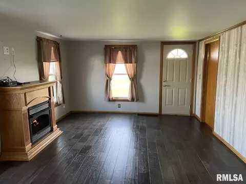 665 Knox Hwy 35, Oneida, IL 61467 photo 13