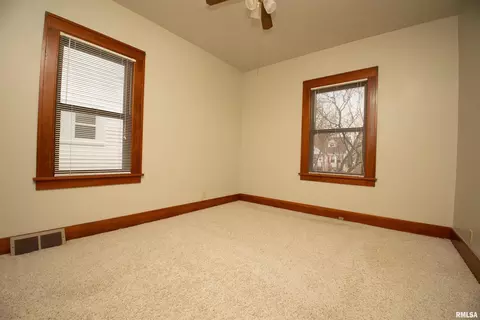 2383 30th St, Moline, IL 61265 photo 19