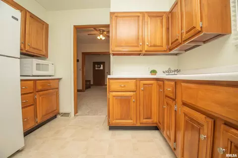 2383 30th St, Moline, IL 61265 photo 12