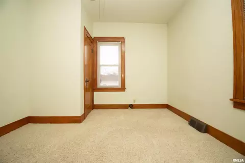 2383 30th St, Moline, IL 61265 photo 21