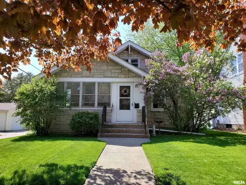 2383 30th St, Moline, IL 61265 photo 1