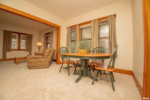 2383 30th St, Moline, IL 61265 photo 8