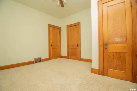 2383 30th St, Moline, IL 61265 photo 22