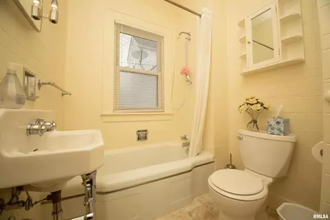 2383 30th St, Moline, IL 61265 photo 18