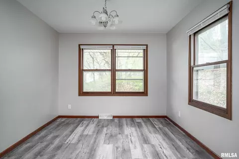 3404 11th Ave, Moline, IL 61265 photo 8