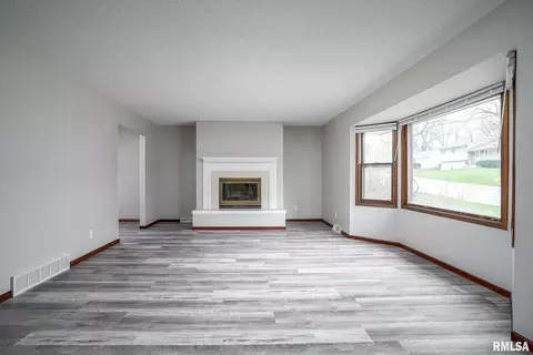 3404 11th Ave, Moline, IL 61265 photo 9