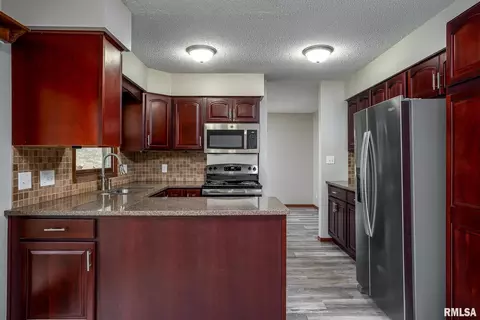 3404 11th Ave, Moline, IL 61265 photo 4