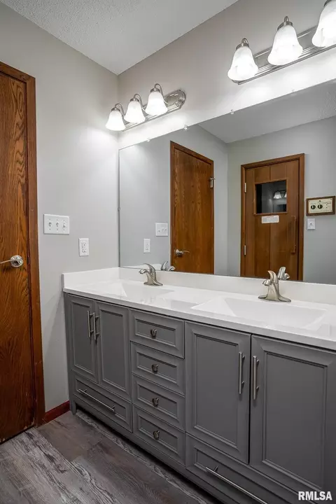 3404 11th Ave, Moline, IL 61265 photo 16