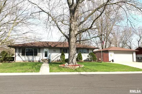 600 S Jackson St, Morrison, IL 61270 photo 1