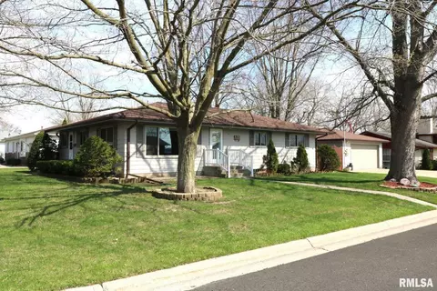 600 S Jackson St, Morrison, IL 61270 photo 2