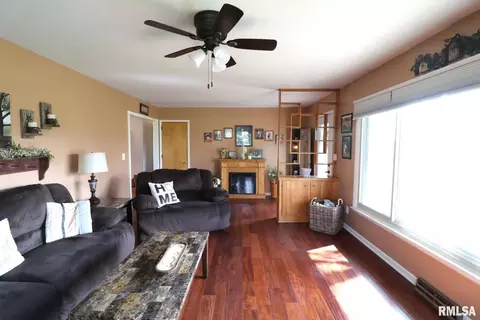 600 S Jackson St, Morrison, IL 61270 photo 13