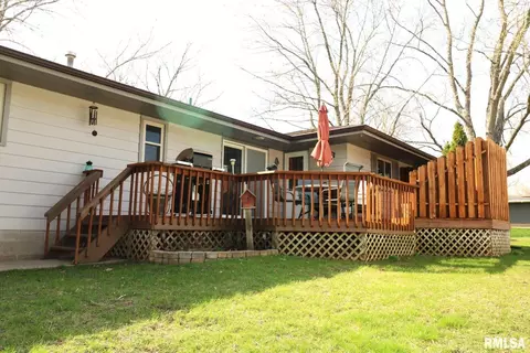 600 S Jackson St, Morrison, IL 61270 photo 4