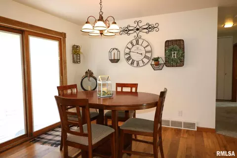 600 S Jackson St, Morrison, IL 61270 photo 8