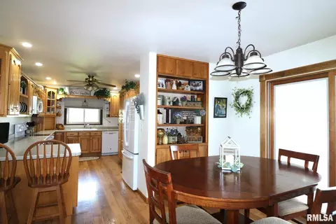 600 S Jackson St, Morrison, IL 61270 photo 9