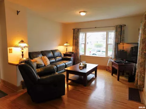 404 24th Ave, Moline, IL 61265 photo 3
