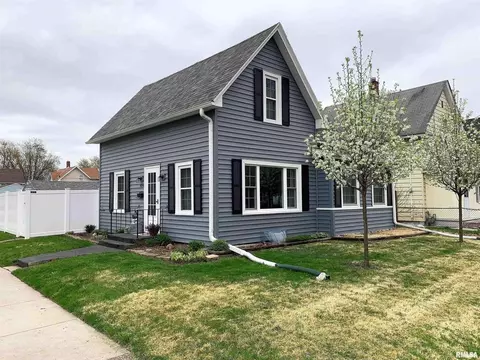 404 24th Ave, Moline, IL 61265 photo 2