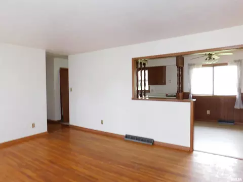 2815 53rd St, Moline, IL 61265 photo 5