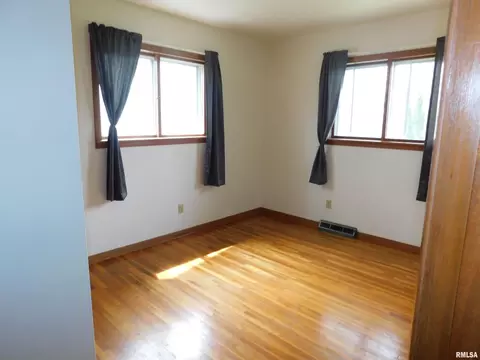 2815 53rd St, Moline, IL 61265 photo 10