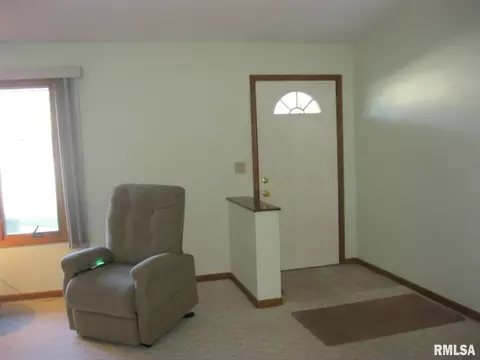 706 Valley View Dr, Fulton, IL 61252 photo 5