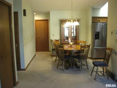 706 Valley View Dr, Fulton, IL 61252 photo 6