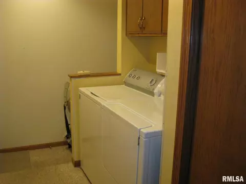 706 Valley View Dr, Fulton, IL 61252 photo 10