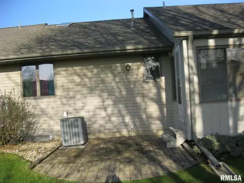 706 Valley View Dr, Fulton, IL 61252 photo 3