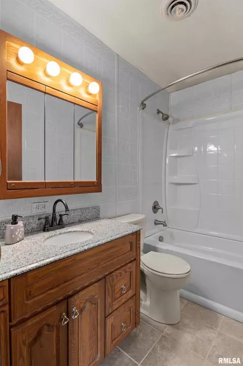 15698 Waller Rd, Fulton, IL 61252 photo 10