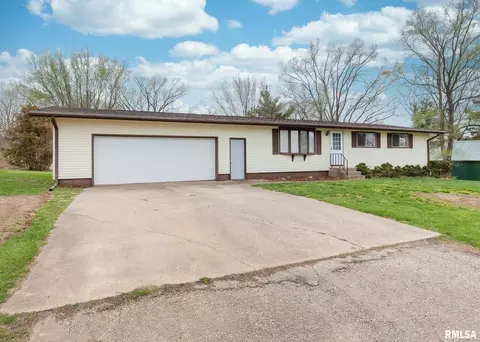 203 E Upper St, Cambridge, IL 61238 photo 2