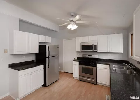 203 E Upper St, Cambridge, IL 61238 photo 7
