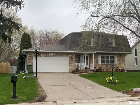 306 Crest Rd, Eldridge, IA 52748 photo 1