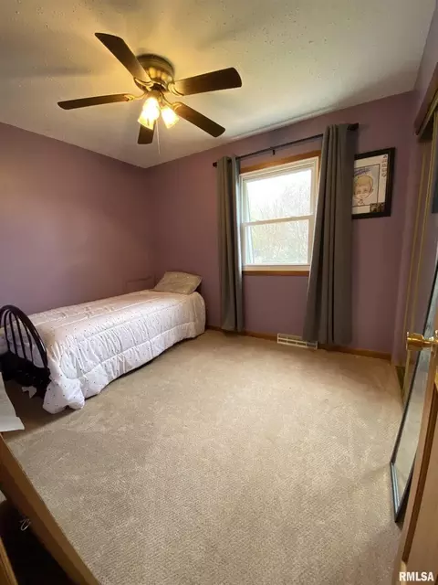 306 Crest Rd, Eldridge, IA 52748 photo 14