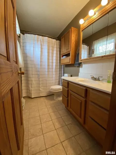 306 Crest Rd, Eldridge, IA 52748 photo 16