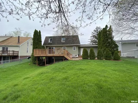 306 Crest Rd, Eldridge, IA 52748 photo 24