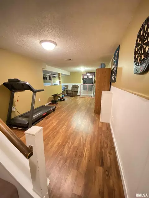 306 Crest Rd, Eldridge, IA 52748 photo 17