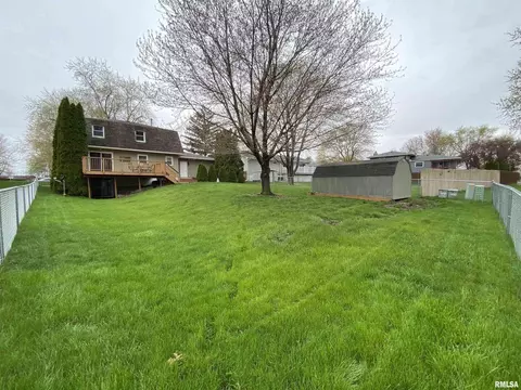 306 Crest Rd, Eldridge, IA 52748 photo 25