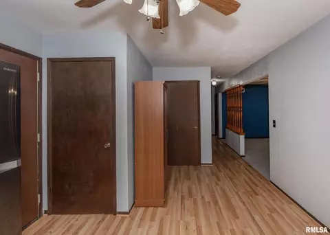 1152 25th St, Moline, IL 61265 photo 4