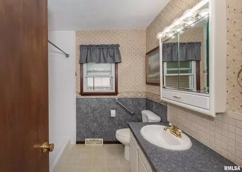 1152 25th St, Moline, IL 61265 photo 14