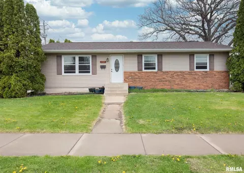 1152 25th St, Moline, IL 61265 photo 1