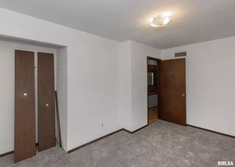 1152 25th St, Moline, IL 61265 photo 10