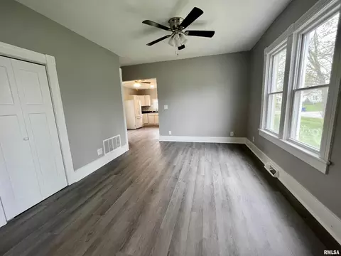 404 4th Ave, Sherrard, IL 61281 photo 5