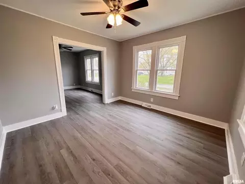 404 4th Ave, Sherrard, IL 61281 photo 2