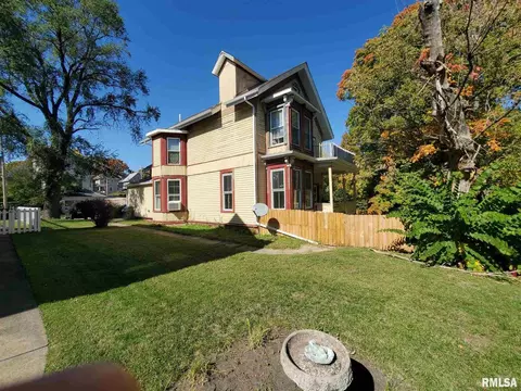 1111 15th St, Moline, IL 61265 photo 2