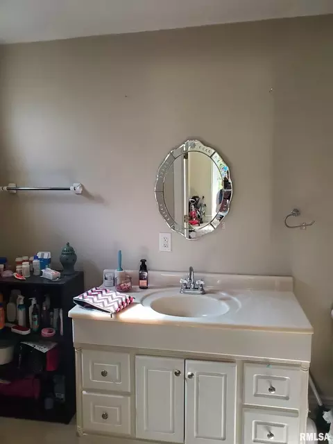 1111 15th St, Moline, IL 61265 photo 6