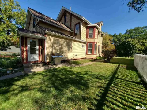 1111 15th St, Moline, IL 61265 photo 3